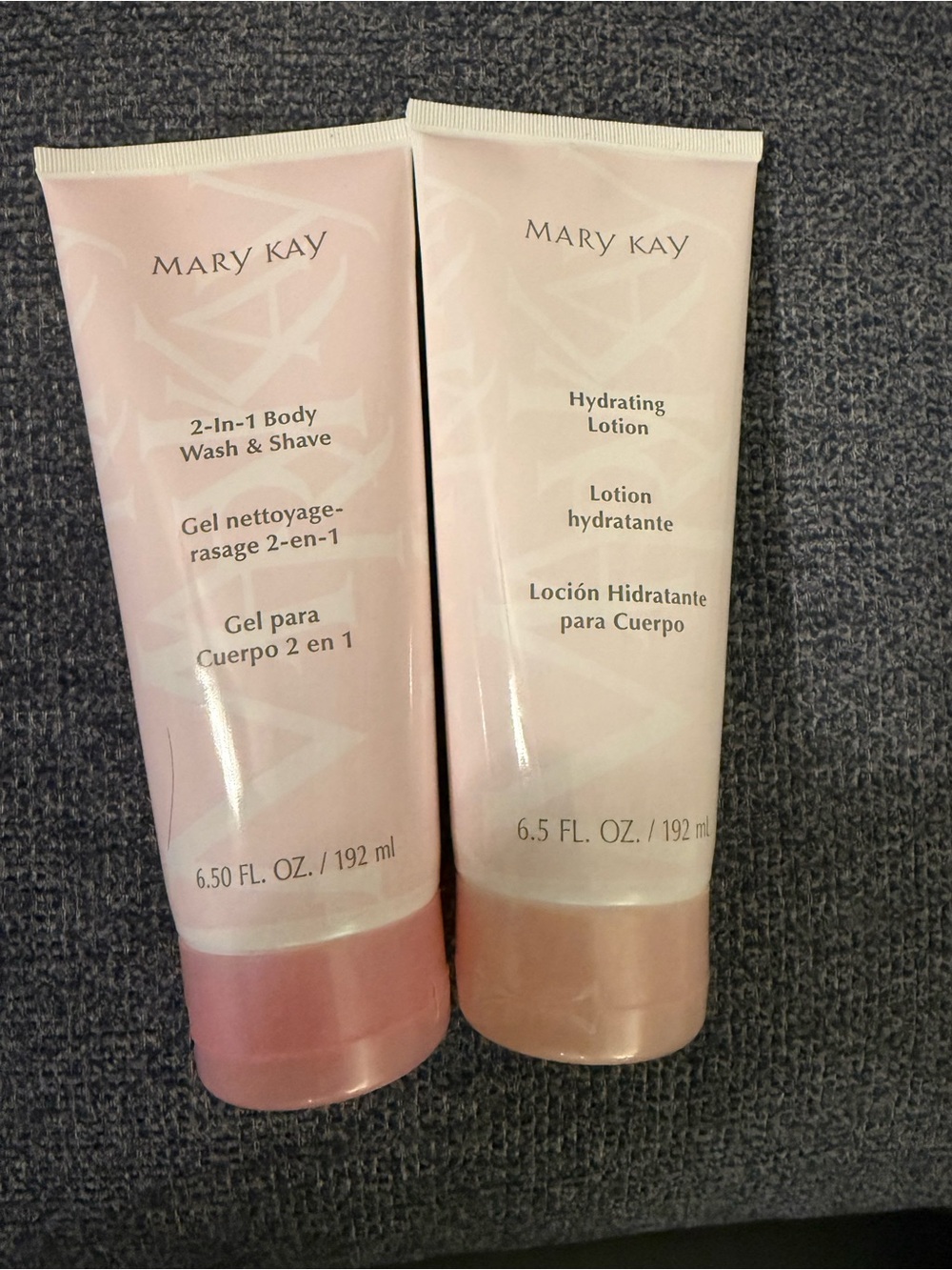 Mary Kay Hydrating Lotion & 2-in-1 Body Wash Set - Hello, Clean NIB - Picture 1 of 6